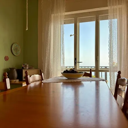 Feriehus D Amuri Sea
